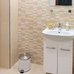 Gladstone Apartment *