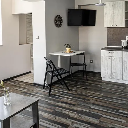 Gladstone Apartment *